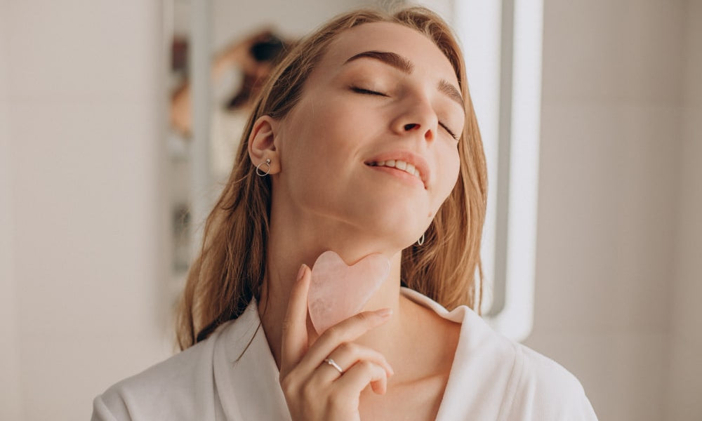 Gua Sha und Lichttherapie: Die Kombi für gesunde und schöne Haut